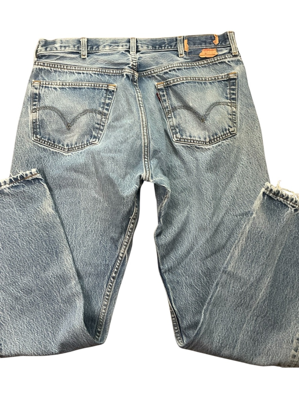 Vintage Levi’s 501 button fly medium wash straight leg jeans 38 x 31